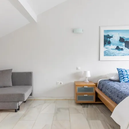 Ab Properties: Design House - Golden Mile Retreat