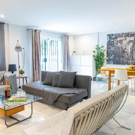 Ab Properties: Design House - Golden Mile Retreat Holiday home