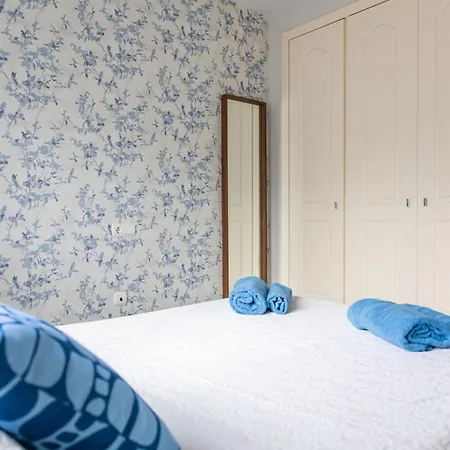 Ab Properties: Design House - Golden Mile Retreat