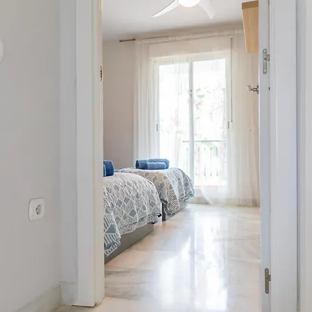 Ab Properties: Design House - Golden Mile Retreat *