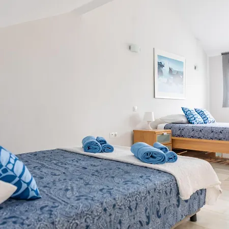 Ab Properties: Design House - Golden Mile Retreat Holiday home *
